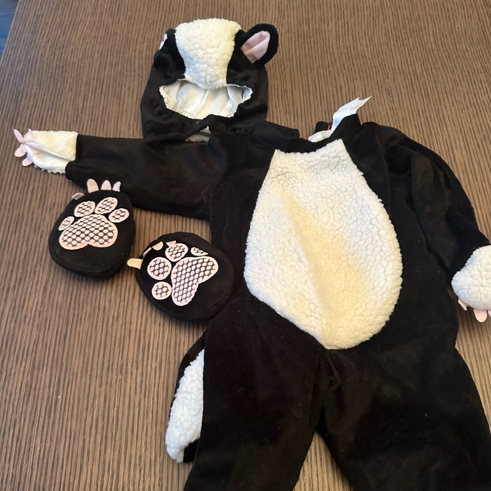 Baby Skunk Costume size small